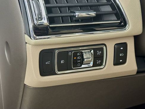 Certified 2022 Lincoln Navigator 4WD image 12