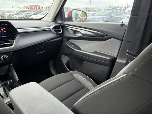 Used 2025 Chevrolet TrailBlazer LT FWD image 29