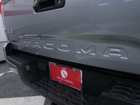 Used 2021 Toyota Tacoma Limited image 30