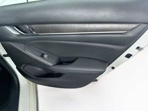 Used 2019 Honda Accord EX-L image 29