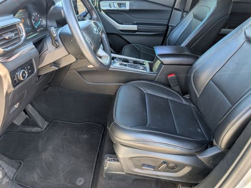 Used 2023 Ford Explorer Limited image 15
