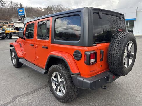 Used 2019 Jeep Wrangler Unlimited Sahara w/ Dual Top Group AWD/4WD image 3