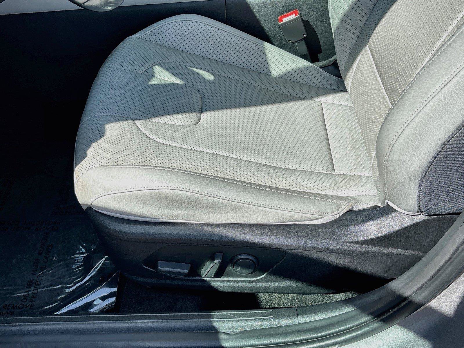 Used 2023 Hyundai Elantra Limited FWD image 20