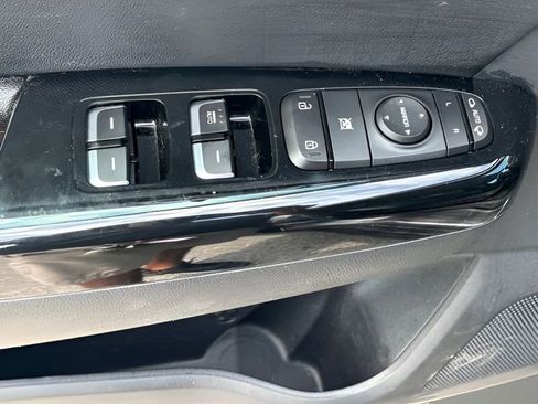 Used 2021 Kia Sportage EX image 16