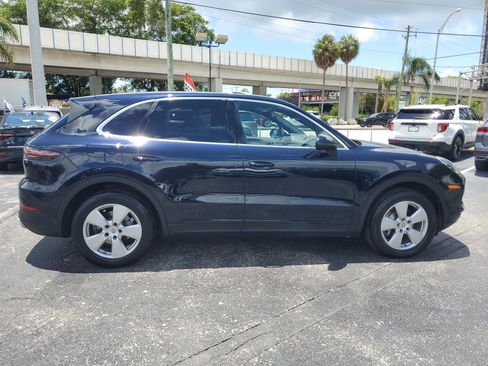 Used 2019 Porsche Cayenne AWD/4WD image 6