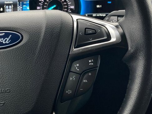 Used 2024 Ford Edge SEL image 18