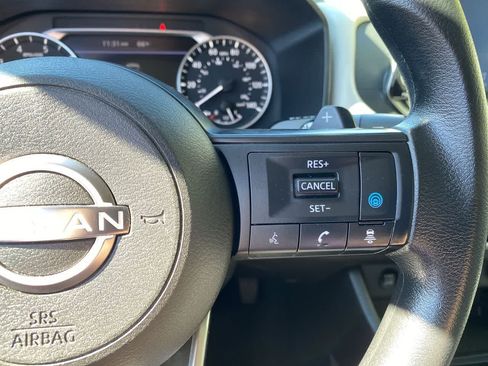Used 2024 Nissan Rogue SV AWD/4WD image 21