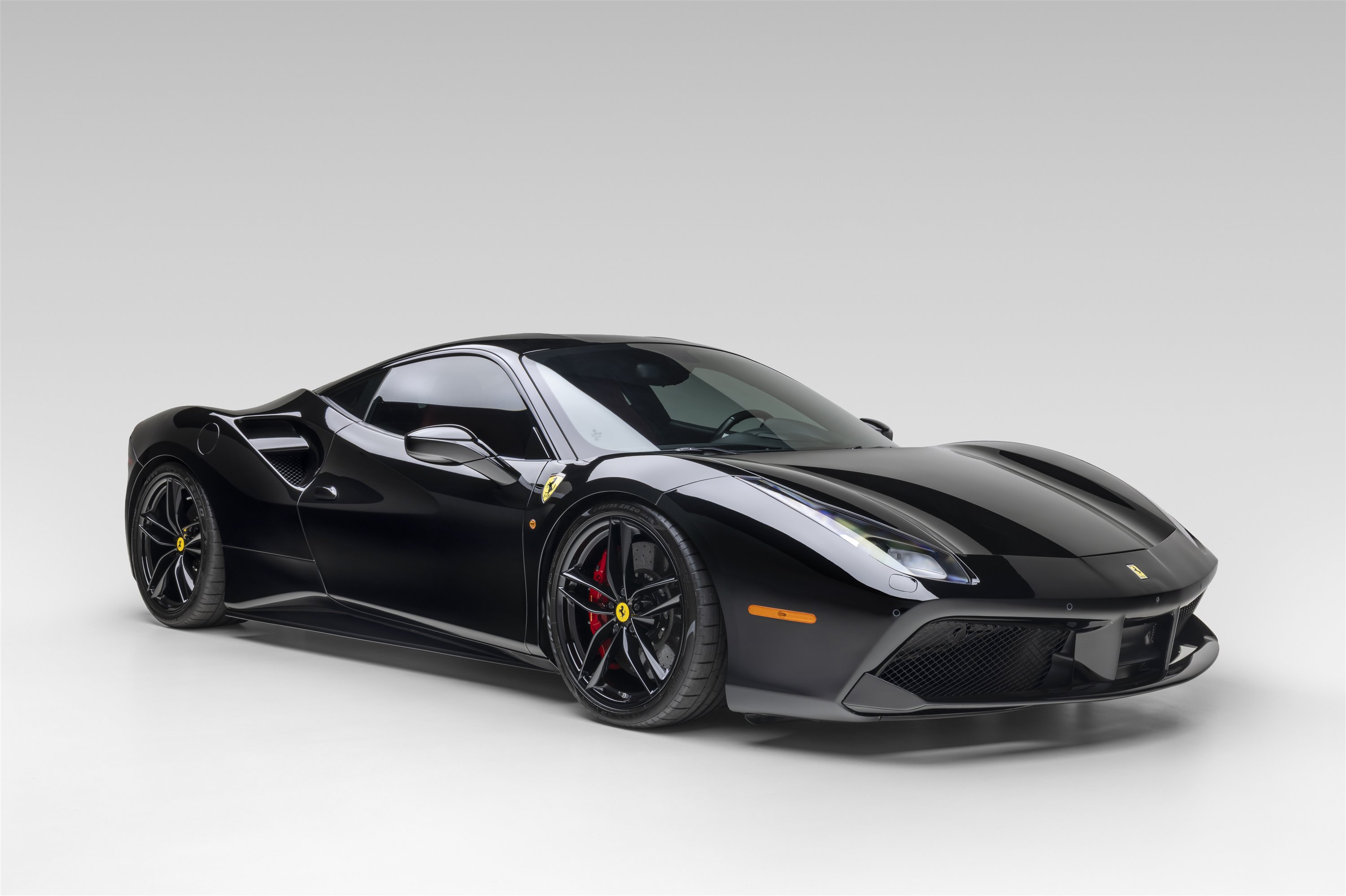 Certified 2018 Ferrari 488 GTB RWD image 13