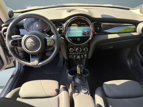 Used 2024 MINI Cooper SE FWD image 25