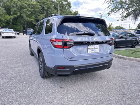 New 2026 Honda Pilot Sport image 4