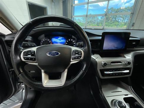 Used 2020 Ford Explorer XLT w/ Class III Trailer Tow Package image 13