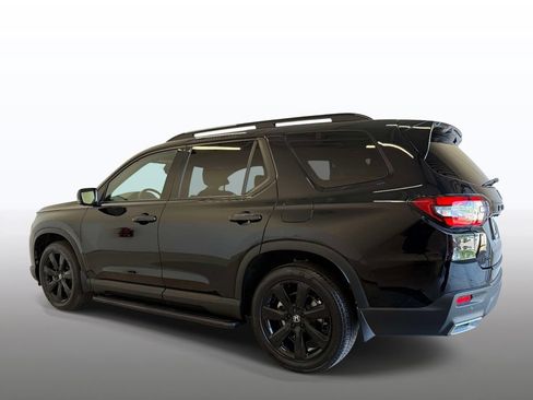 Used 2025 Honda Pilot Black Edition image 14