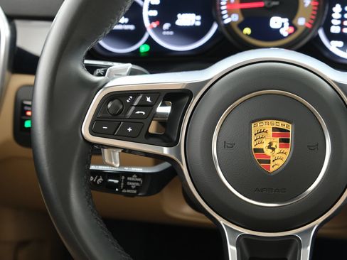 Used 2021 Porsche Cayenne AWD/4WD image 11