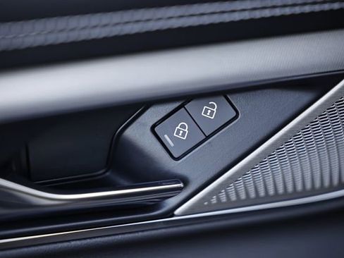 New 2024 Jaguar XF R-Dynamic SE image 20