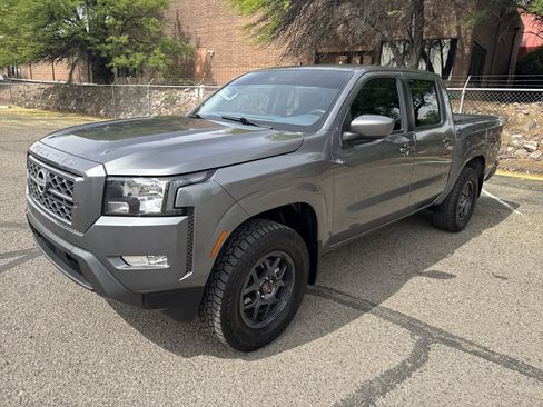 Used 2024 Nissan Frontier SV w/ SV Convenience Package AWD/4WD image 3