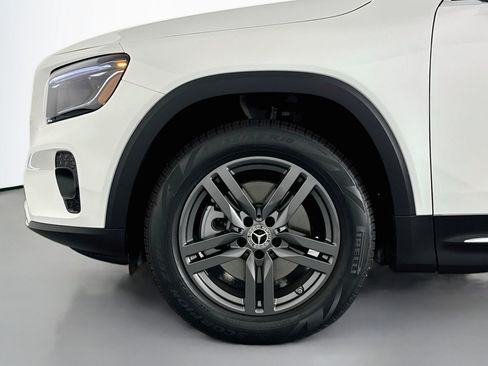 New 2026 Mercedes-Benz GLB 250 image 9
