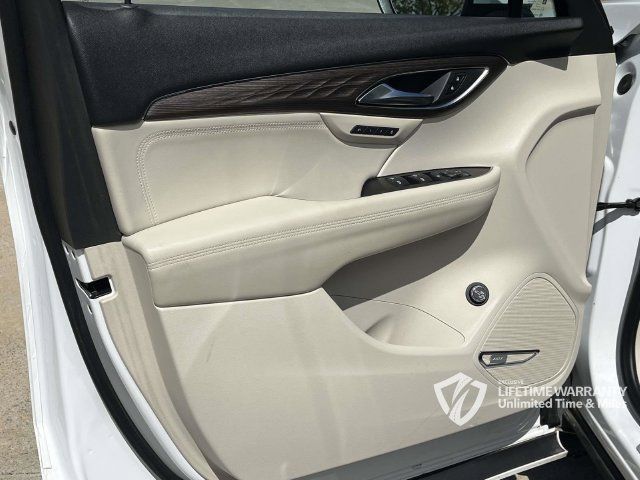 Used 2021 Buick Envision Avenir w/ Technology Package II AWD/4WD image 17