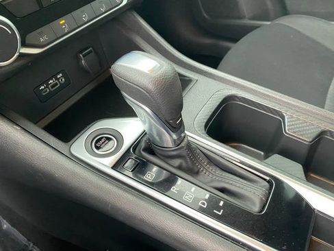 Used 2022 Nissan Sentra SV image 23