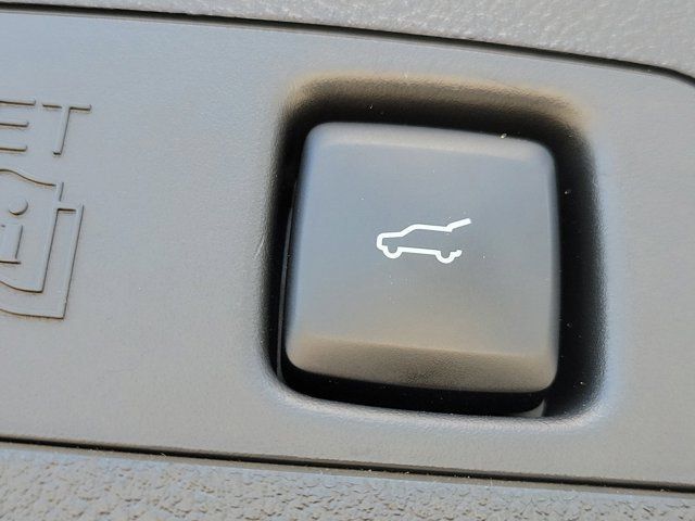 Certified 2024 Lincoln Corsair Reserve FWD image 12