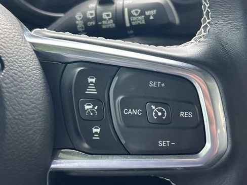 Used 2022 Jeep Wrangler Unlimited Sahara w/ Dual Top Group AWD/4WD image 28