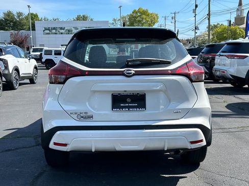 Certified 2023 Nissan Kicks SR w/ SR Premium Package FWD image 3