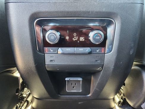 Used 2025 GMC Yukon AT4 w/ AT4 Premium Package image 23