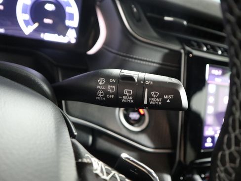 Used 2025 Jeep Grand Cherokee Altitude image 26