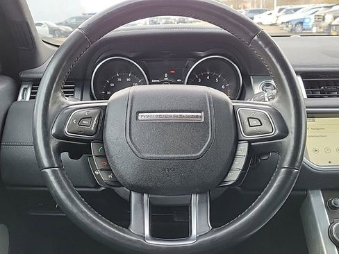 Used 2017 Land Rover Range Rover Evoque SE Premium image 21