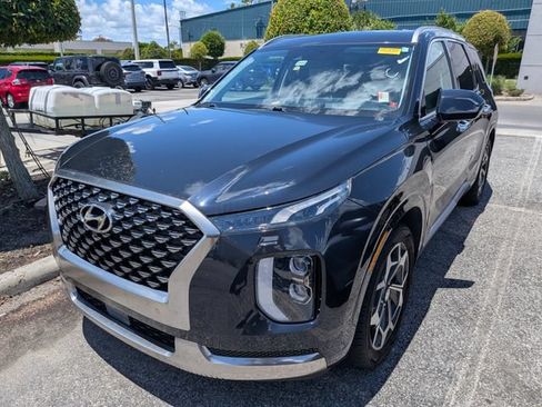 Used 2022 Hyundai Palisade Calligraphy FWD image 2