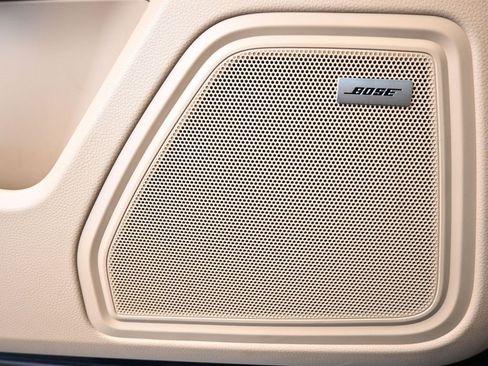 Used 2026 Porsche Macan image 17