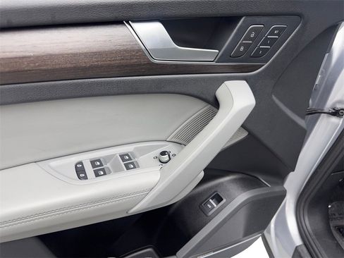 Used 2023 Audi Q5 2.0T Premium Plus w/ Premium Plus Package image 33