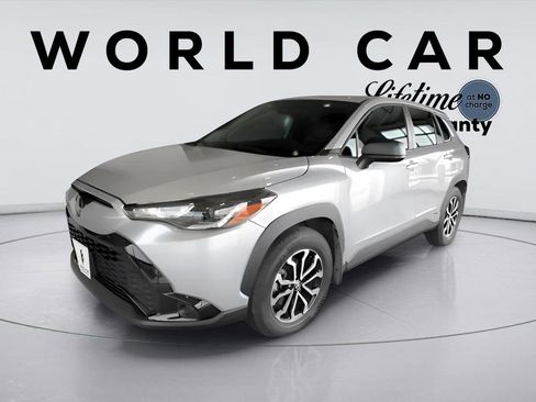 Used 2024 Toyota Corolla Cross AWD Hybrid image 7