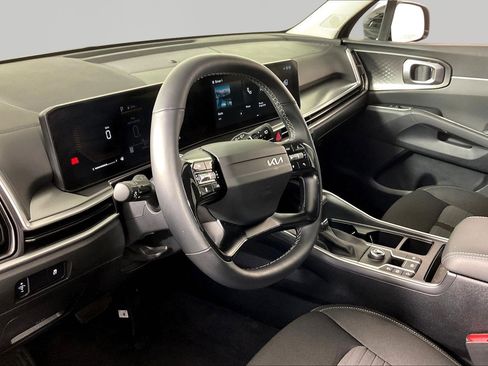 Certified 2026 Kia Sorento LX FWD image 17