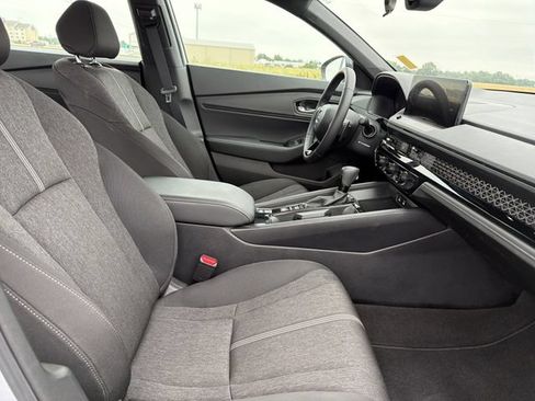 Used 2025 Honda Accord Sport image 19