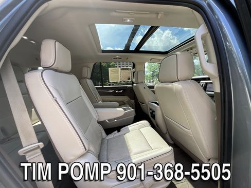 Used 2021 GMC Yukon Denali w/ Denali Premium Package AWD/4WD image 18