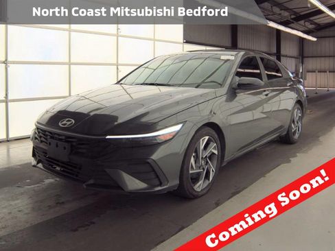 Used 2025 Hyundai Elantra Sport image 1