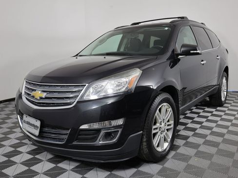 Used 2015 Chevrolet Traverse LT w/ Style and Technology Package image 5