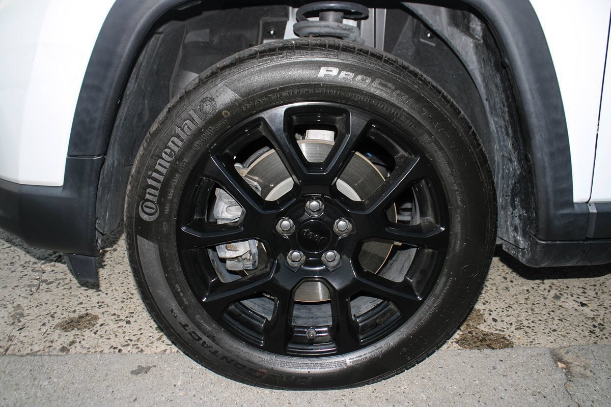 Used 2023 Jeep Compass Latitude AWD/4WD image 35