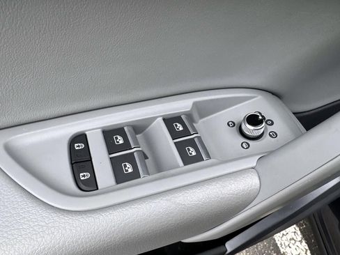 Used 2023 Audi Q5 2.0T Premium w/ Convenience Package image 13