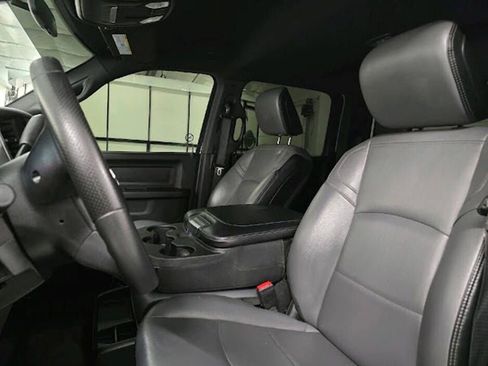 Used 2024 RAM 2500 Tradesman w/ Chrome Appearance Group AWD/4WD image 3