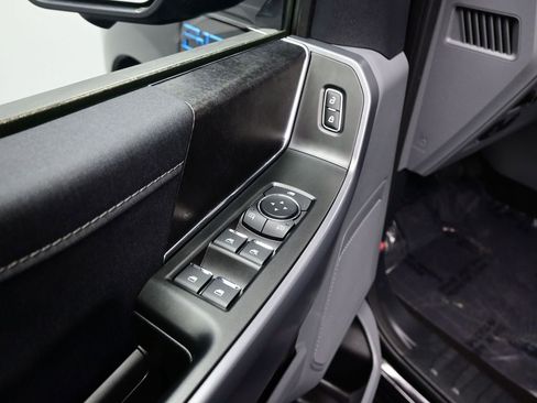 Used 2025 Ford F150 Lightning XLT image 10