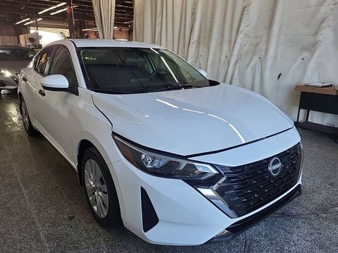 Used 2024 Nissan Sentra S image 3