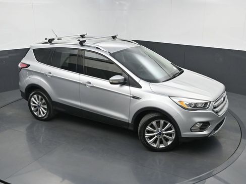 Used 2017 Ford Escape Titanium image 31