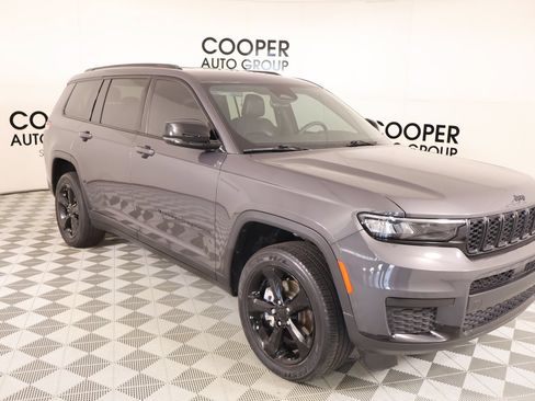 Used 2023 Jeep Grand Cherokee L Laredo AWD/4WD image 1