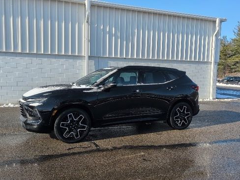 Certified 2024 Chevrolet Blazer RS w/ Driver Confidence II Package image 2