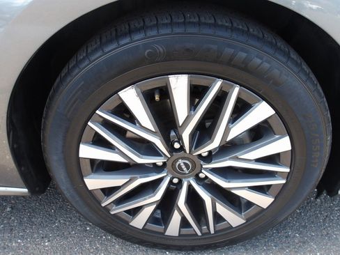 Used 2023 Nissan Altima 2.5 SV image 9