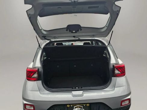 Used 2024 Hyundai Venue SEL FWD image 28