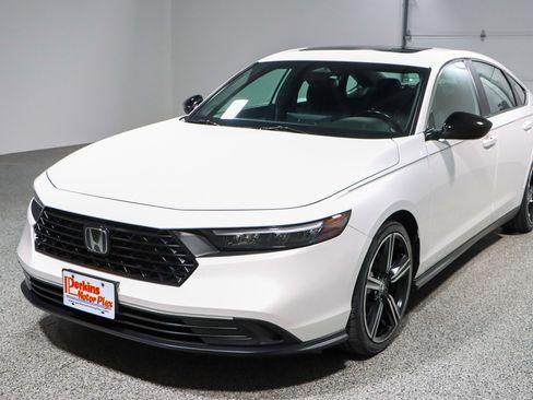 Used 2024 Honda Accord Sport image 30