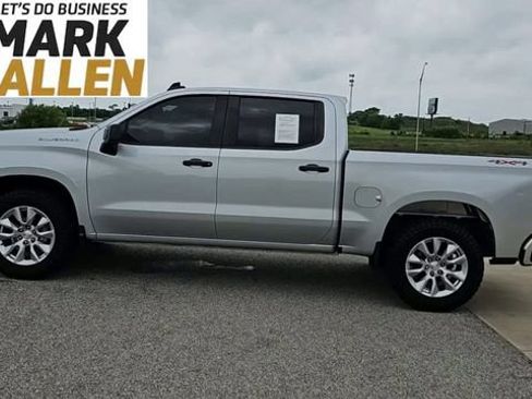 Used 2022 Chevrolet Silverado 1500 Custom AWD/4WD image 5