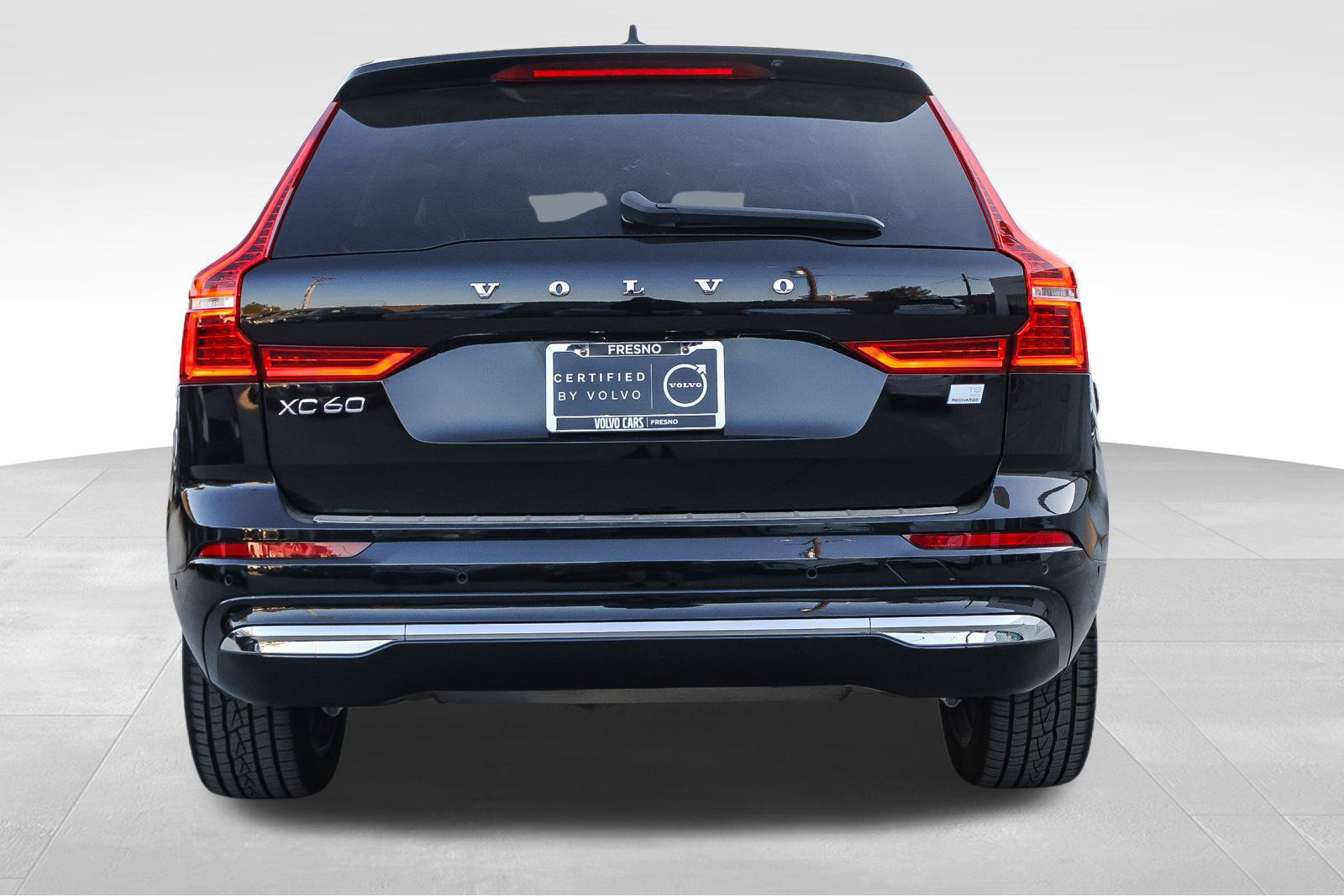 Used 2022 Volvo XC60 T8 Inscription Expression w/ Advanced Package AWD/4WD image 6